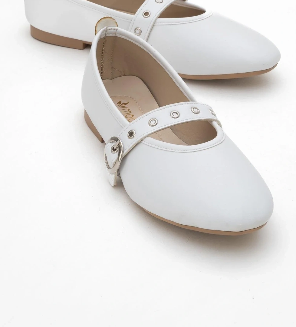 Ccway Kadın Tek Biyeli Tokalı Babet model görseli