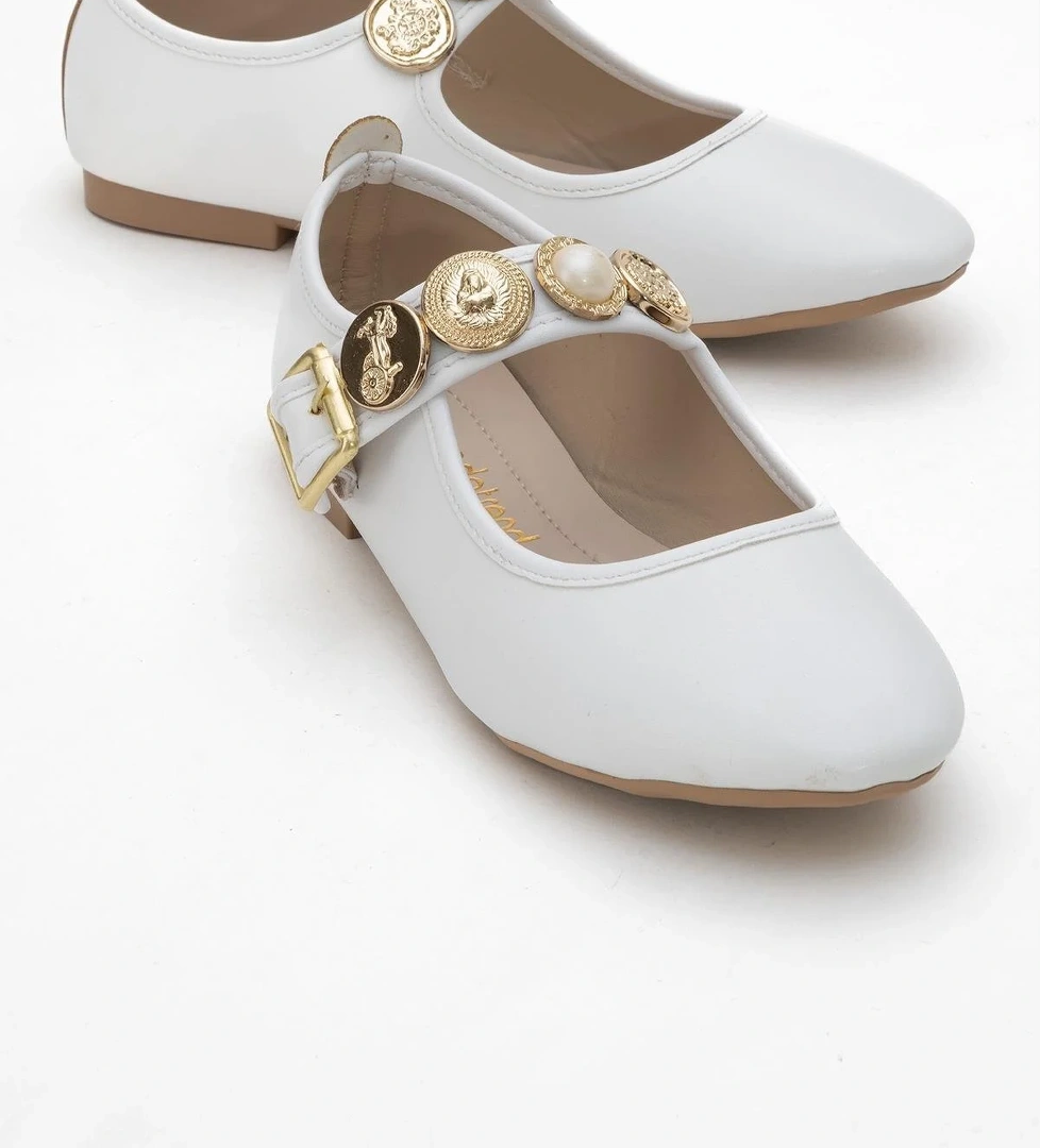 Kadın Kemerli Armalı Tek Biyeli Küt Burunlu Babet BEYAZ