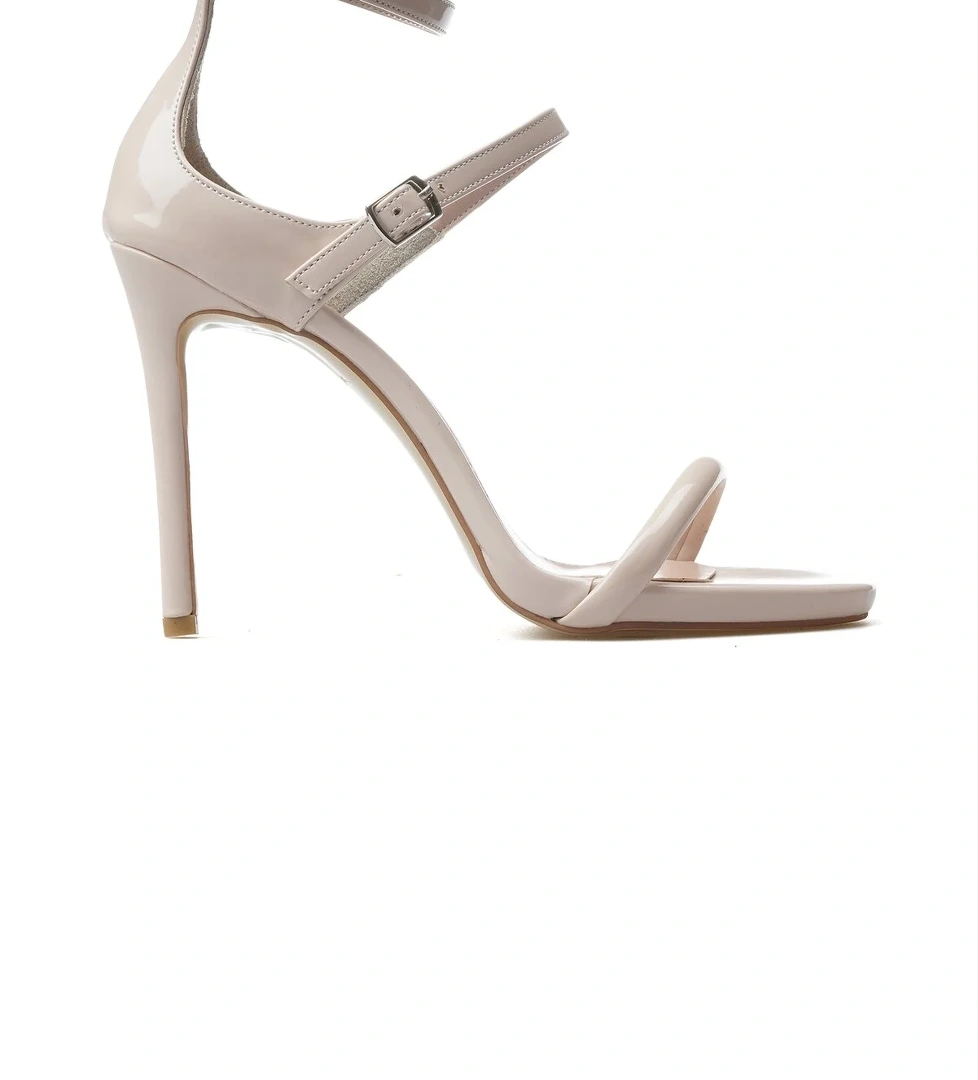 Yaşar Kaşlı Kadın İnce Topuklu Ayakkabı 25y Ykş.8505 Z Siyah Ten Rugan model görseli