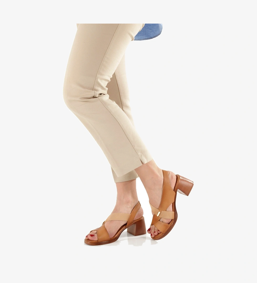 Madleen Taba Renk Yumuşak Hakiki Deri Kadın Sandalet Kalın Topuklu Ayakkabı