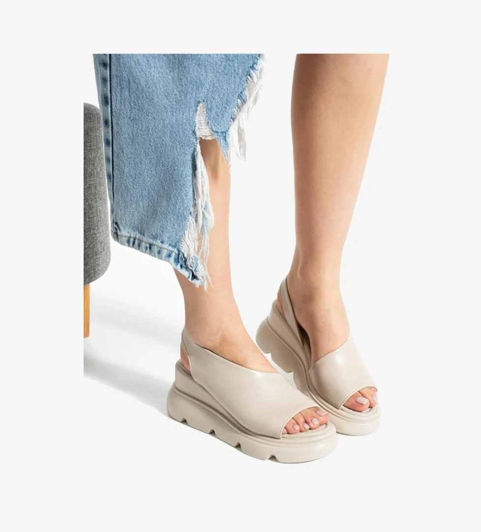 Mnrs 03212 Kadın Günlük Dolgu Topuk Sandalet