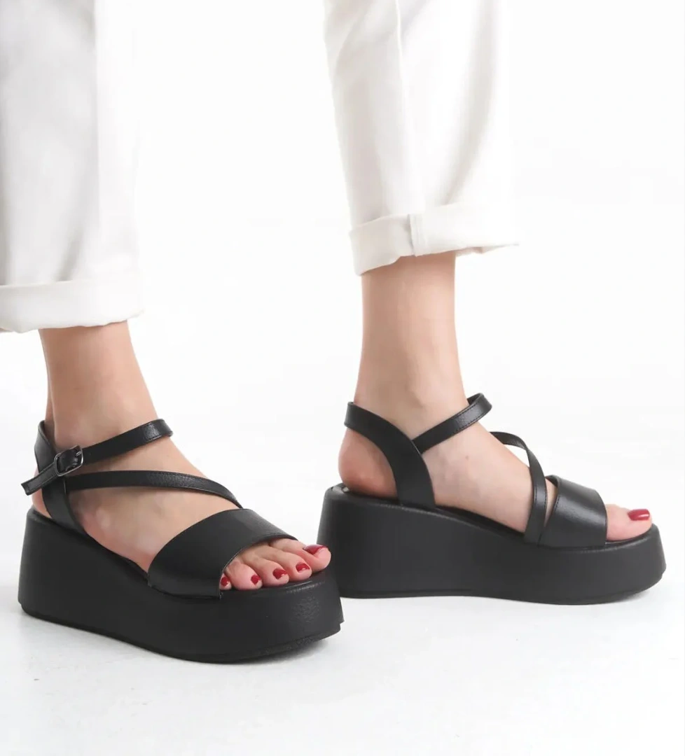 Kadın Hafif Rahat 6 cm Platform Topuklu Eva Taban Sandalet 4010-123-0001