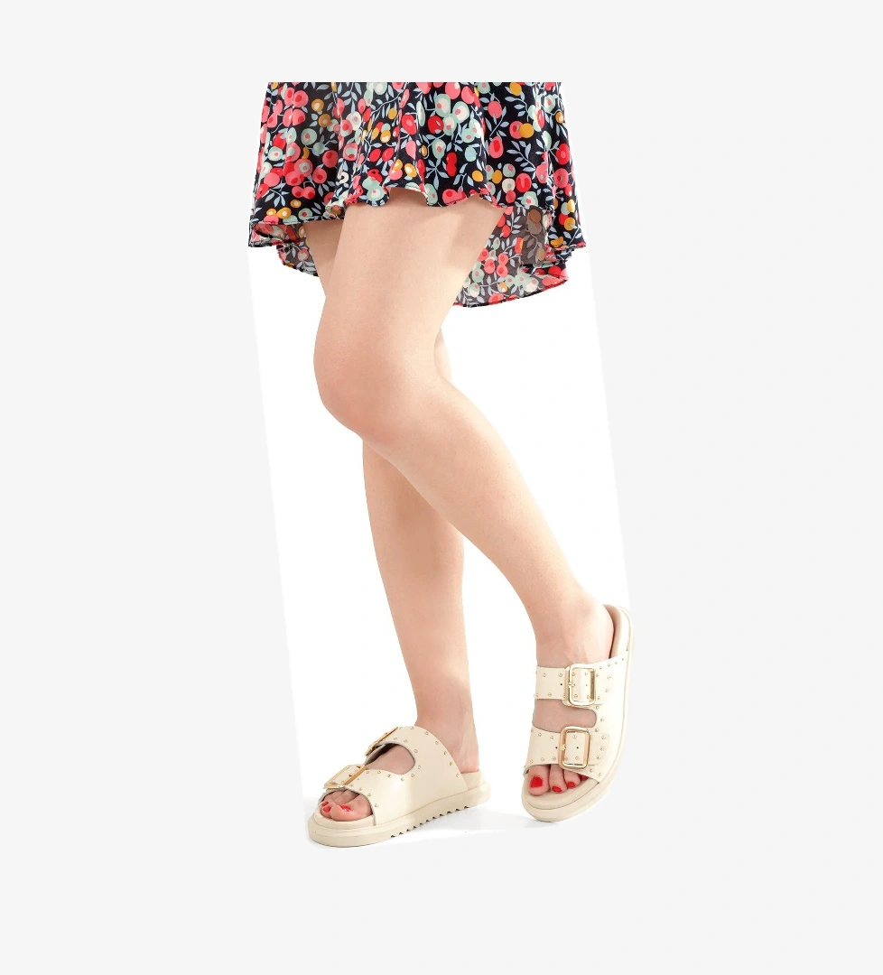 Modabuymuş Zaris Siyah Bej Rengi Hakiki Deri Çift Toka Ve Altın Zımbalı Kadın Terlik model görseli