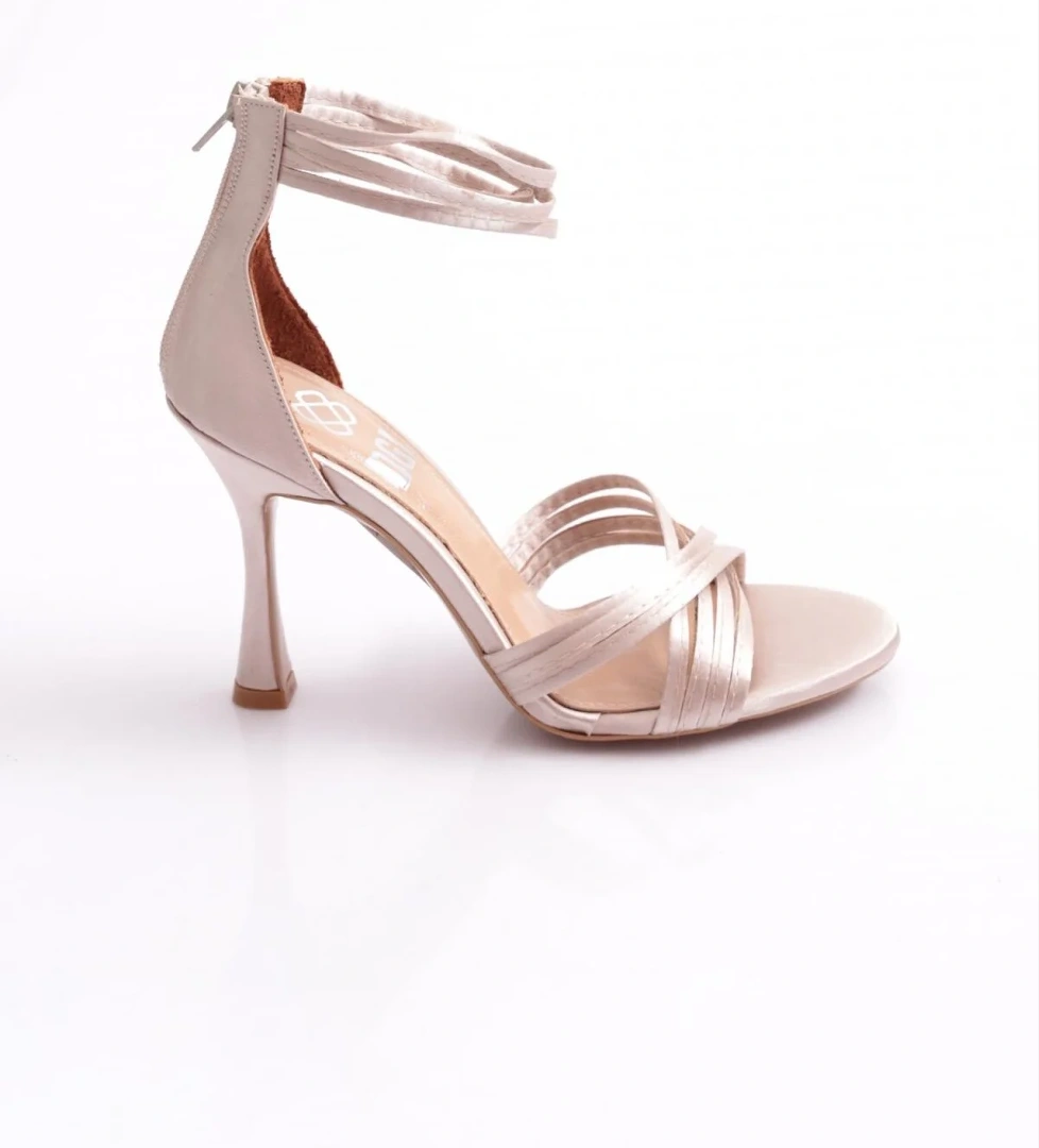 5951 Kadin Topuklu Ayakkabi