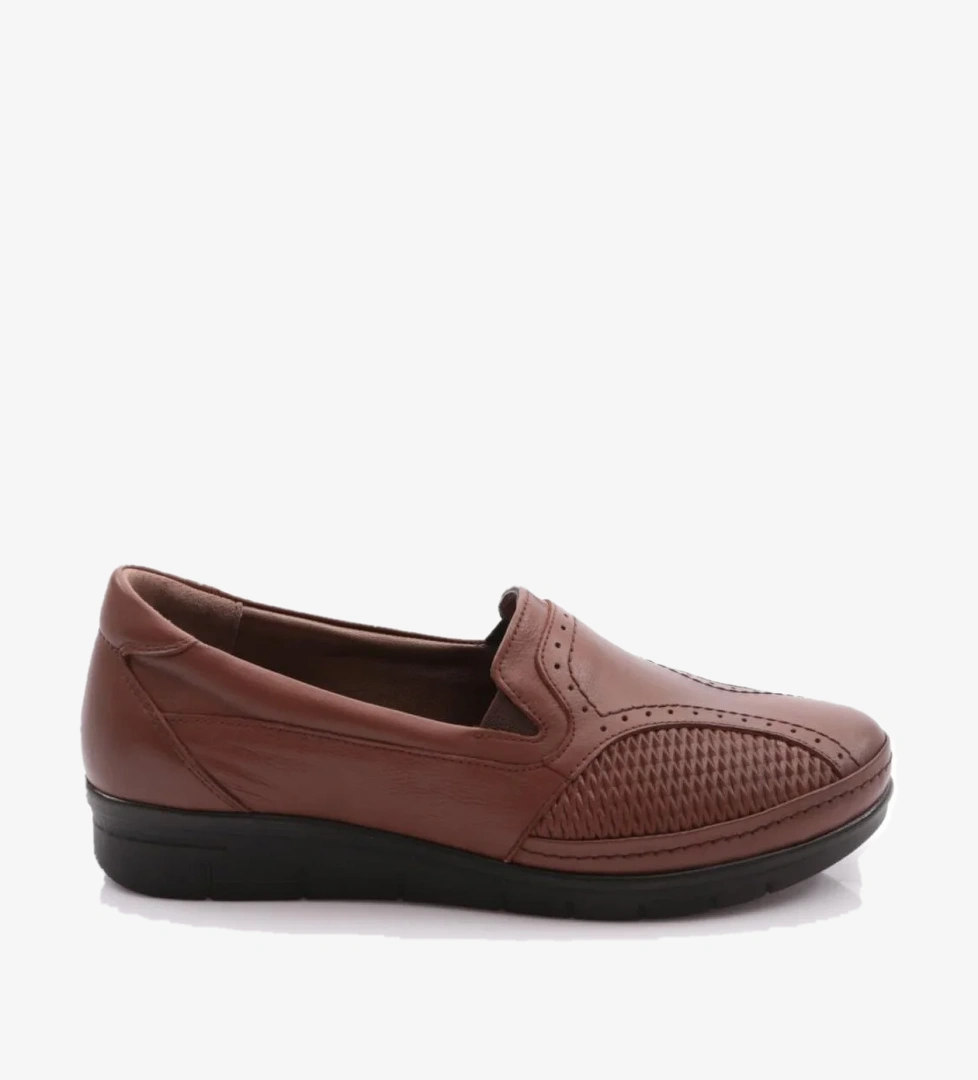 Dgn 1003 Kadin Comfort Ayakkabi model görseli