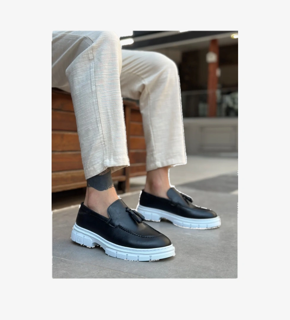 Pabucmarketi Püsküllü Erkek Casual Ayakkabı SİYAH (BEYAZ TABAN) model görseli