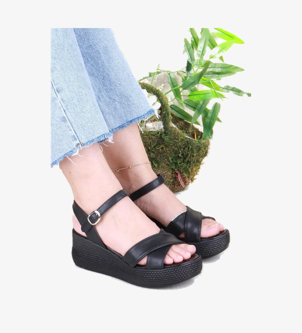 05-7008 Soft Rahat Toka Detaylı Dolgu Taban Çapraz Bant Kadın Sandalet - Görsel 1