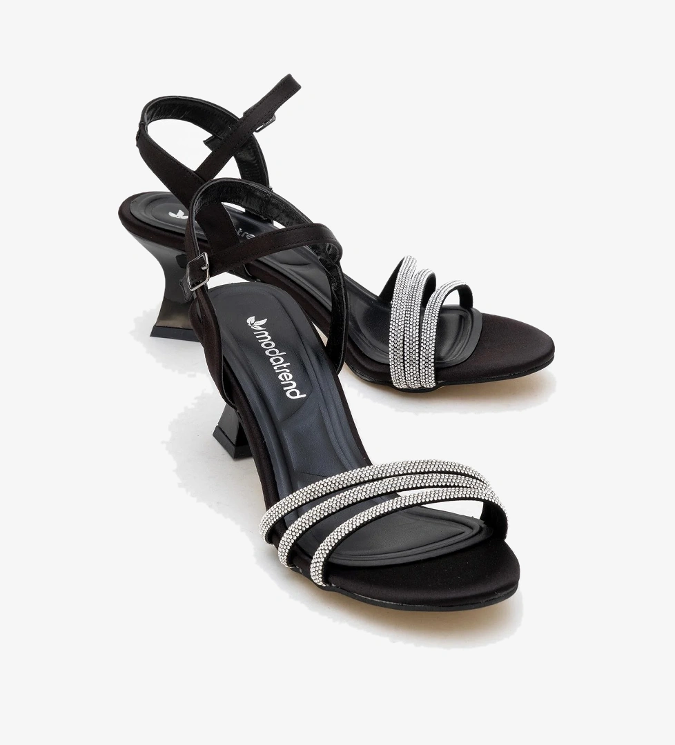 Kadın Biyeli 3 Taşlı Topuklu Sandalet SİYAH SATEN