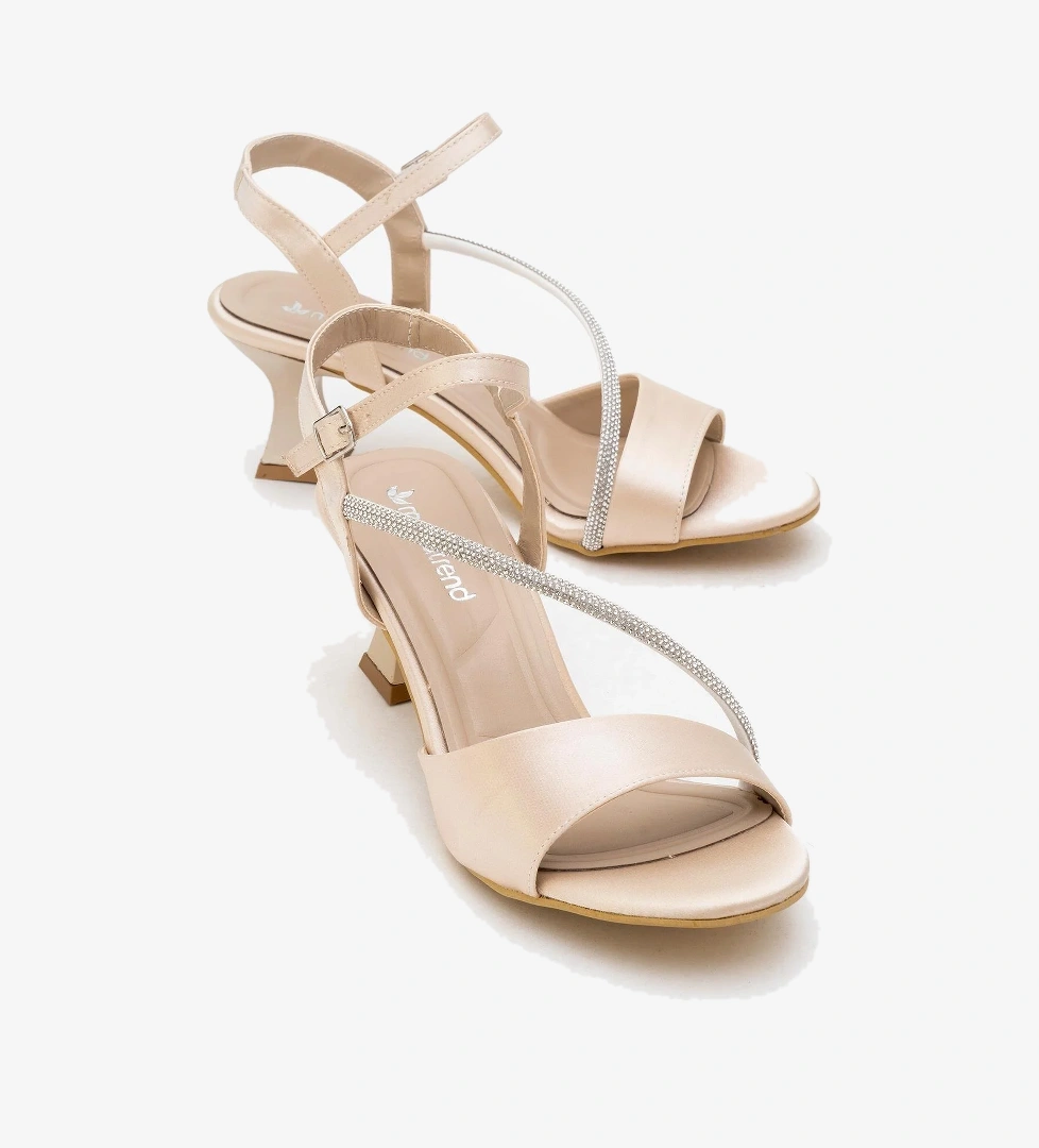 Kadın Kalın Ön Yüz Çapraz Taşlı Topuklu Sandalet TEN SATEN