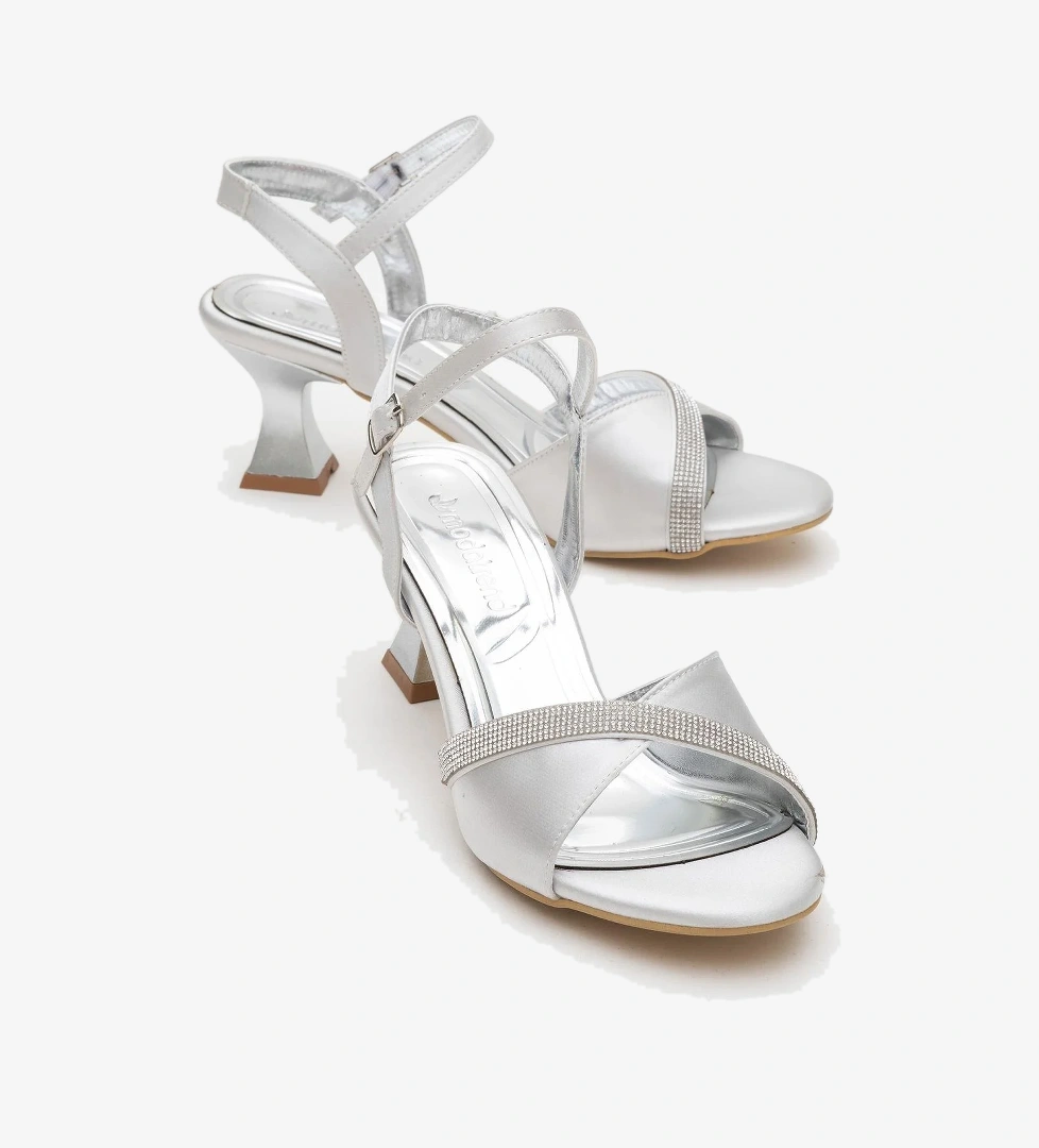 Tek Sıra Taşlı Kelebek Kadın Topuklu Sandalet GÜMÜŞ SATEN