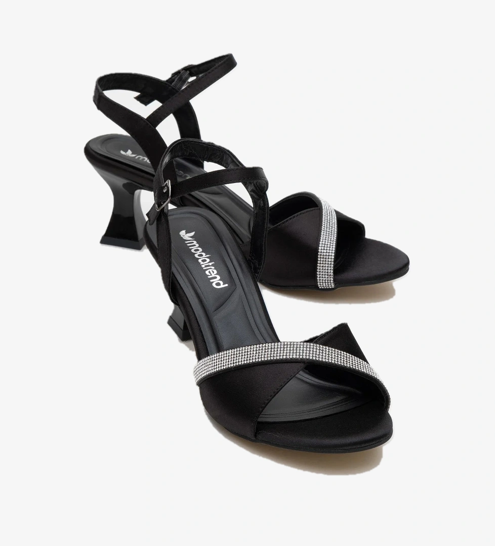 Tek Sıra Taşlı Kelebek Kadın Topuklu Sandalet SİYAH SATEN - Görsel 1