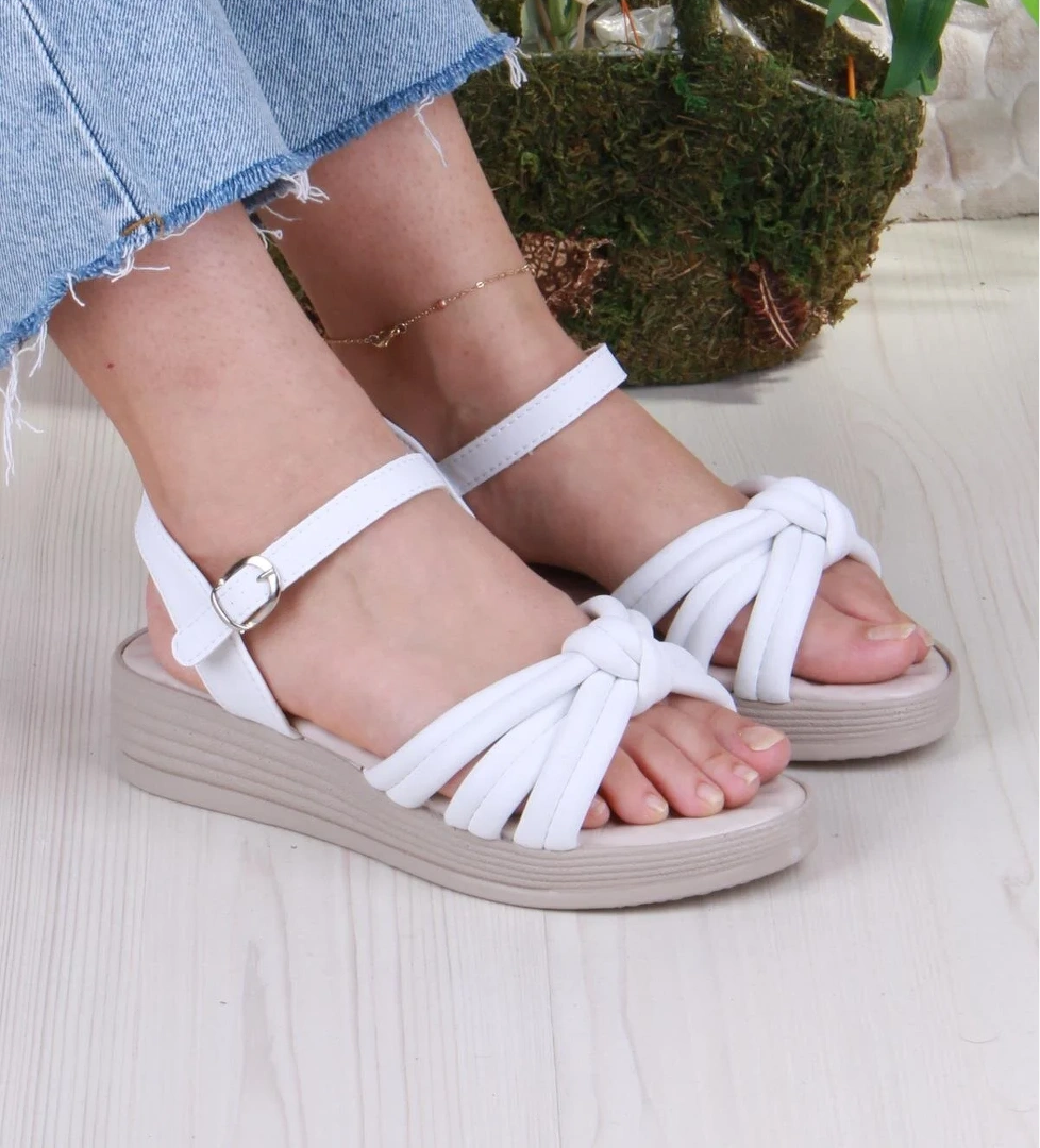 05-2077 Soft Rahat Toka Detaylı Büzgülü Bant Kadın Sandalet - Görsel 1