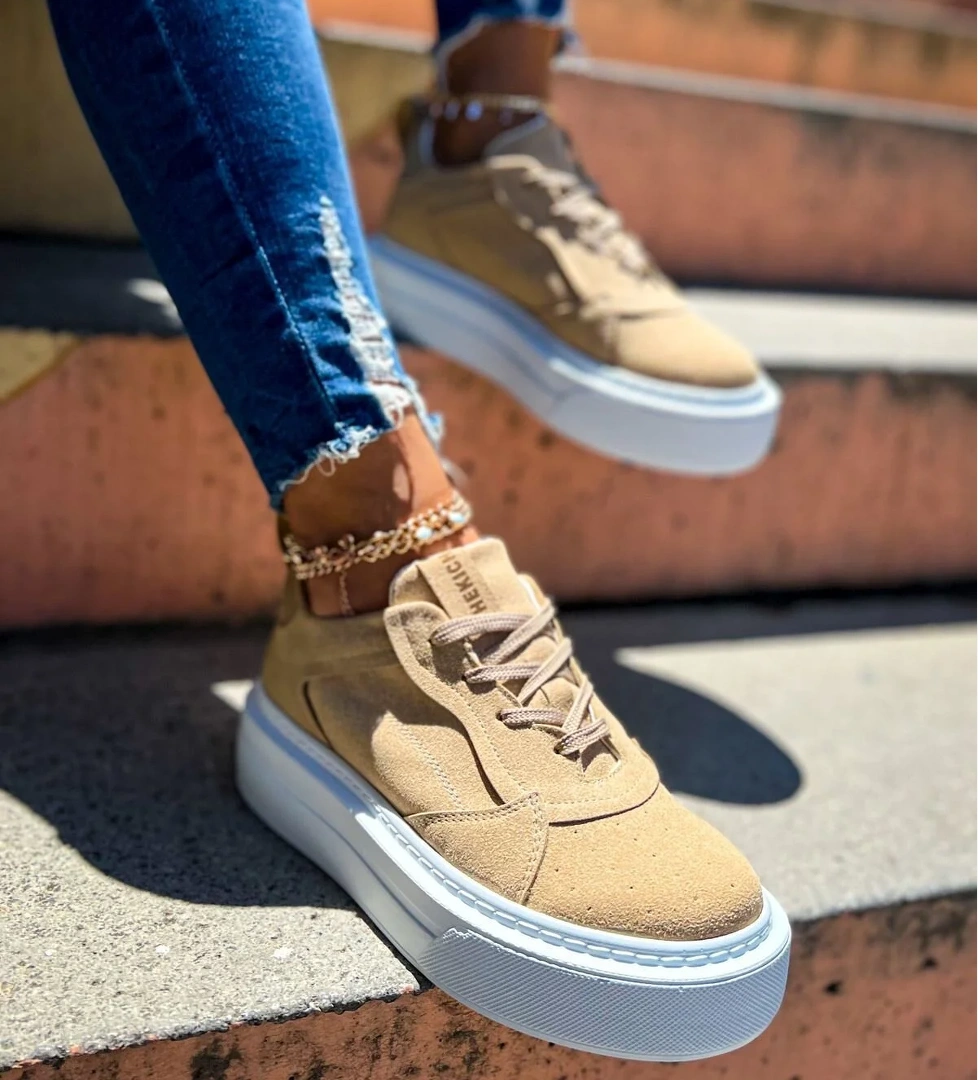 Pabucmarketi Bağcıklı Kadın Spor Ayakkabı Kum model görseli