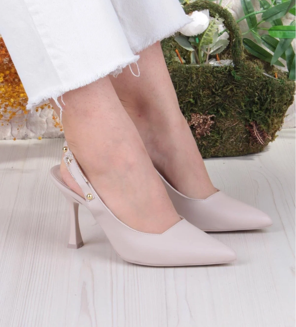 086-5047 Fls Önü Kapalı Taşlı Toka Detaylı Arkası Açık Topuklu Ayakkabı - Görsel 1