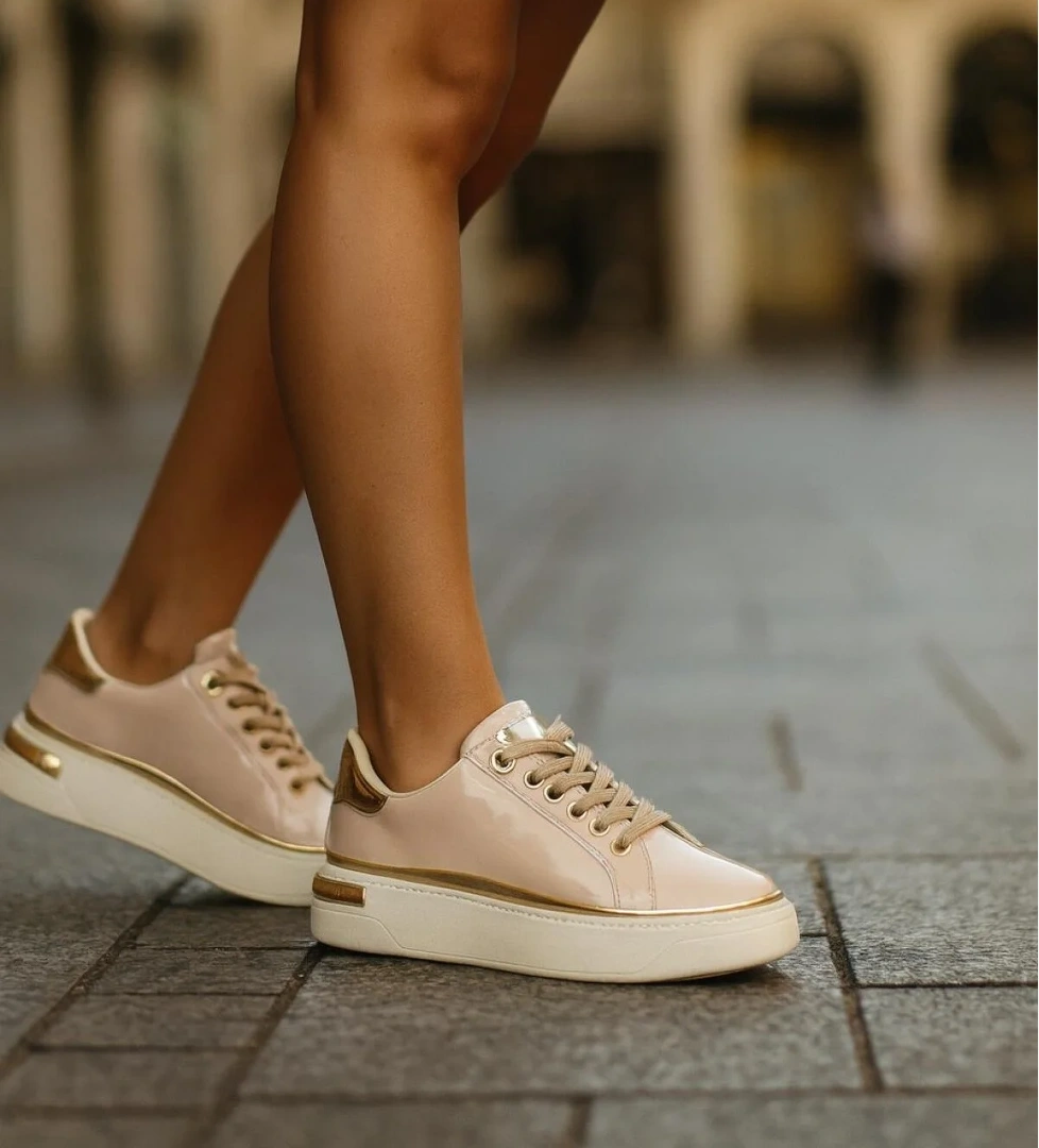 Kadın İnce Şerit Detaylı Kalın Taban Spor Ayakkabı