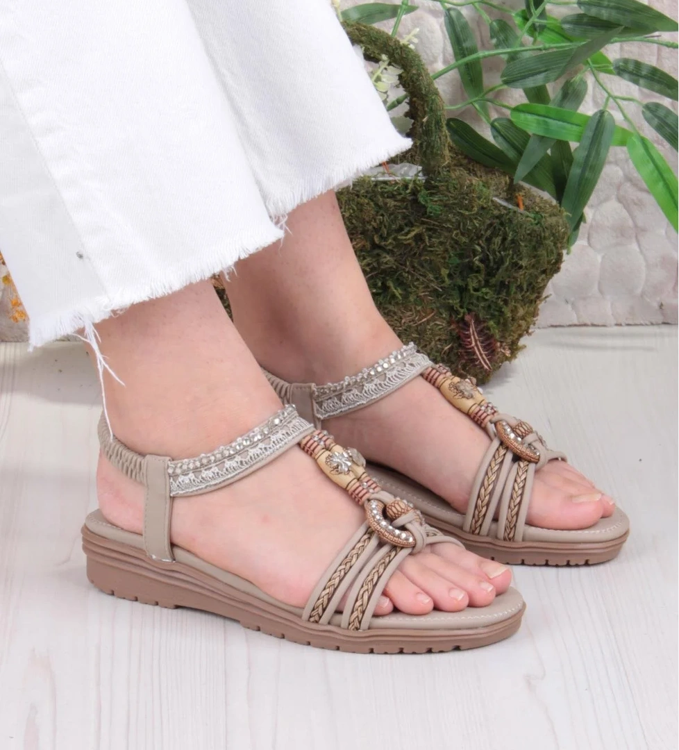 Fort Guja 24Y120-4 Anatomik Rahat Kaymaz Taban Taşlı Kadın Sandalet model görseli