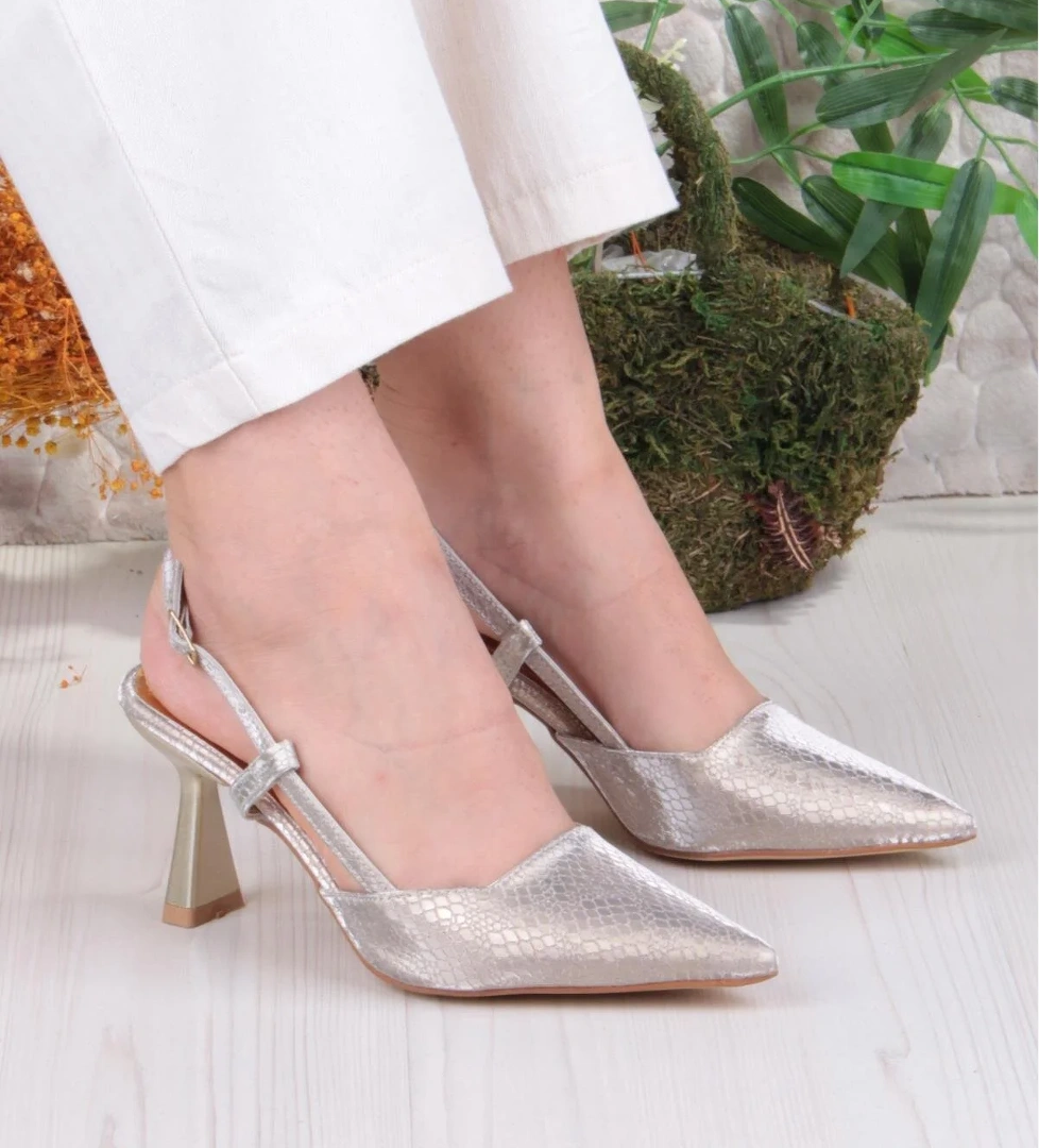 087-90 Fls Baskılı Arkası Açık Önü Kapalı Topuklu Ayakkabı