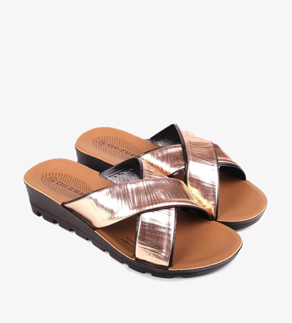 Gezer 15078 Yazlık Hafif Rahat Taban Kadın Terlik model görseli