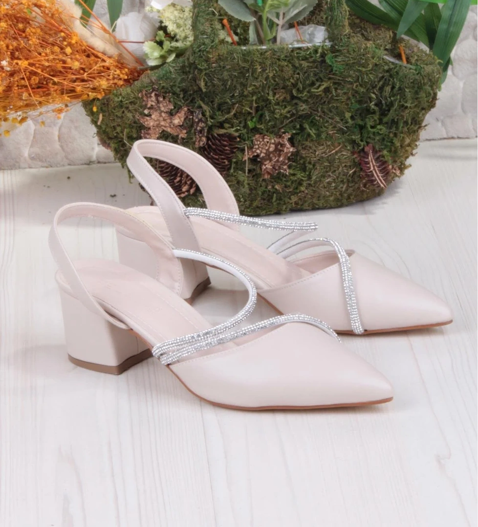 Fort 110-415 Biye Taşlı Alçak Kalın Topuklu Kadın Ayakkabı model görseli