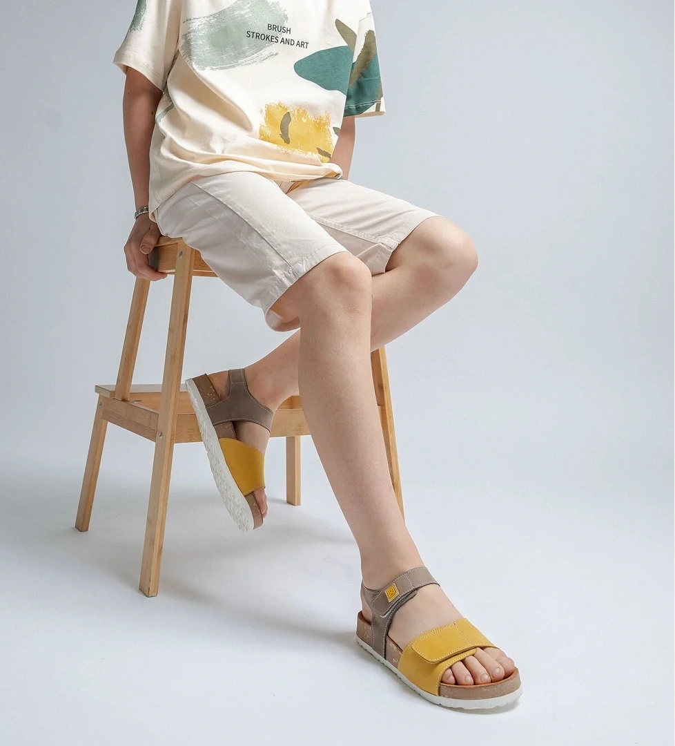 Unisex Çocuk Gri-Sarı Hakiki Deri Mantar Tabanlı Günlük Çocuk Sandalet