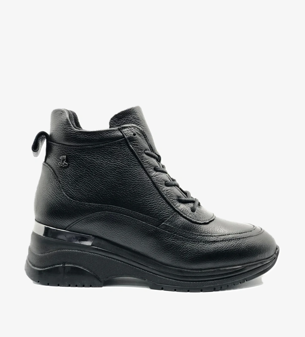 Venüs Rıbes Hakiki Deri Kaymaz Dolgu Taban Ortopedik Kadın Bot model görseli