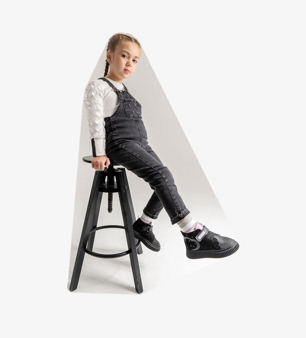 Mnpc Kız Çocuk Siyah Hakiki Deri Suya Dayanıklı Anatomik Günlük Bot model görseli