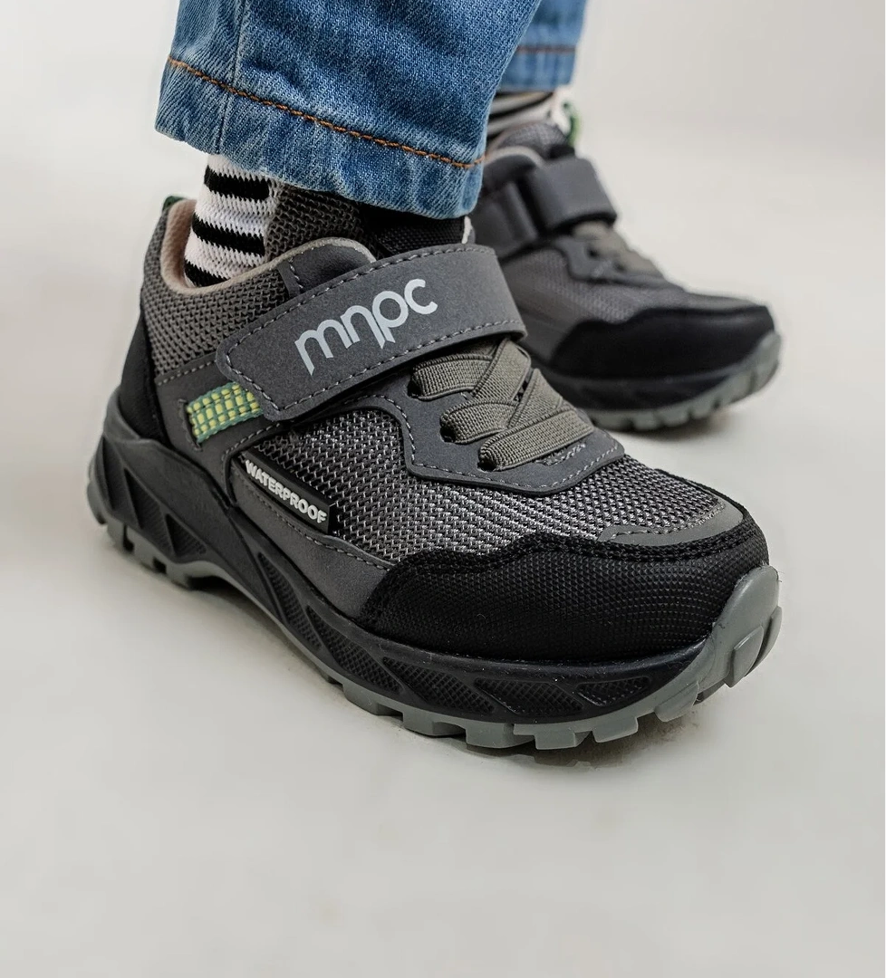 Erkek Çocuk Siyah Su Geçirmez Anatomik Ayakkabı