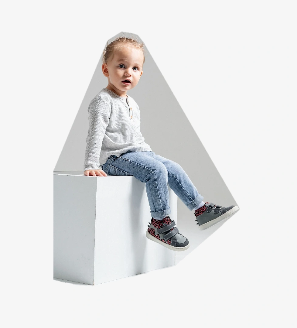 Mnpc Erkek Çocuk Gri Hakiki Deri Suya Dayanıklı Anatomik Günlük Bot model görseli