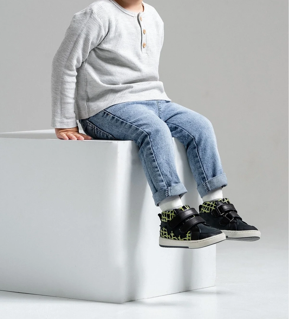 Erkek Çocuk Siyah Hakiki Deri Suya Dayanıklı Anatomik Günlük Bot - Görsel 1