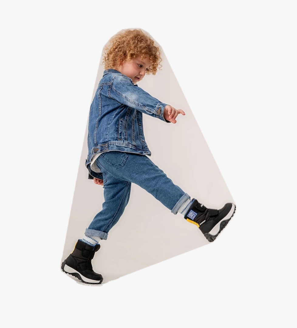 Erkek Çocuk Siyah Su Geçirmez Anatomik Günlük Bot