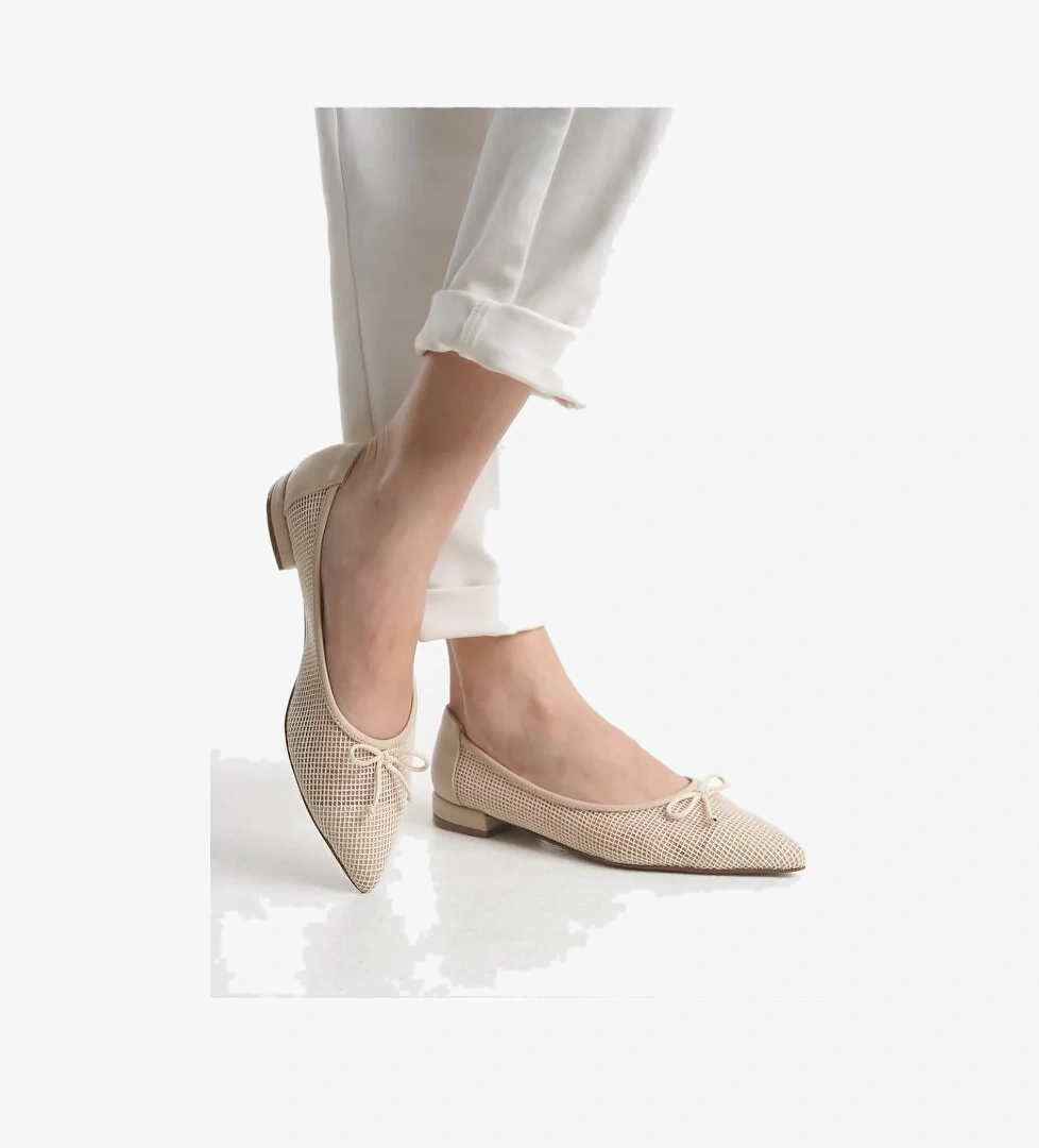 Feles Dantel Fiyonk Detaylı Sivri Burun Kadın Babet Ayakkabı model görseli