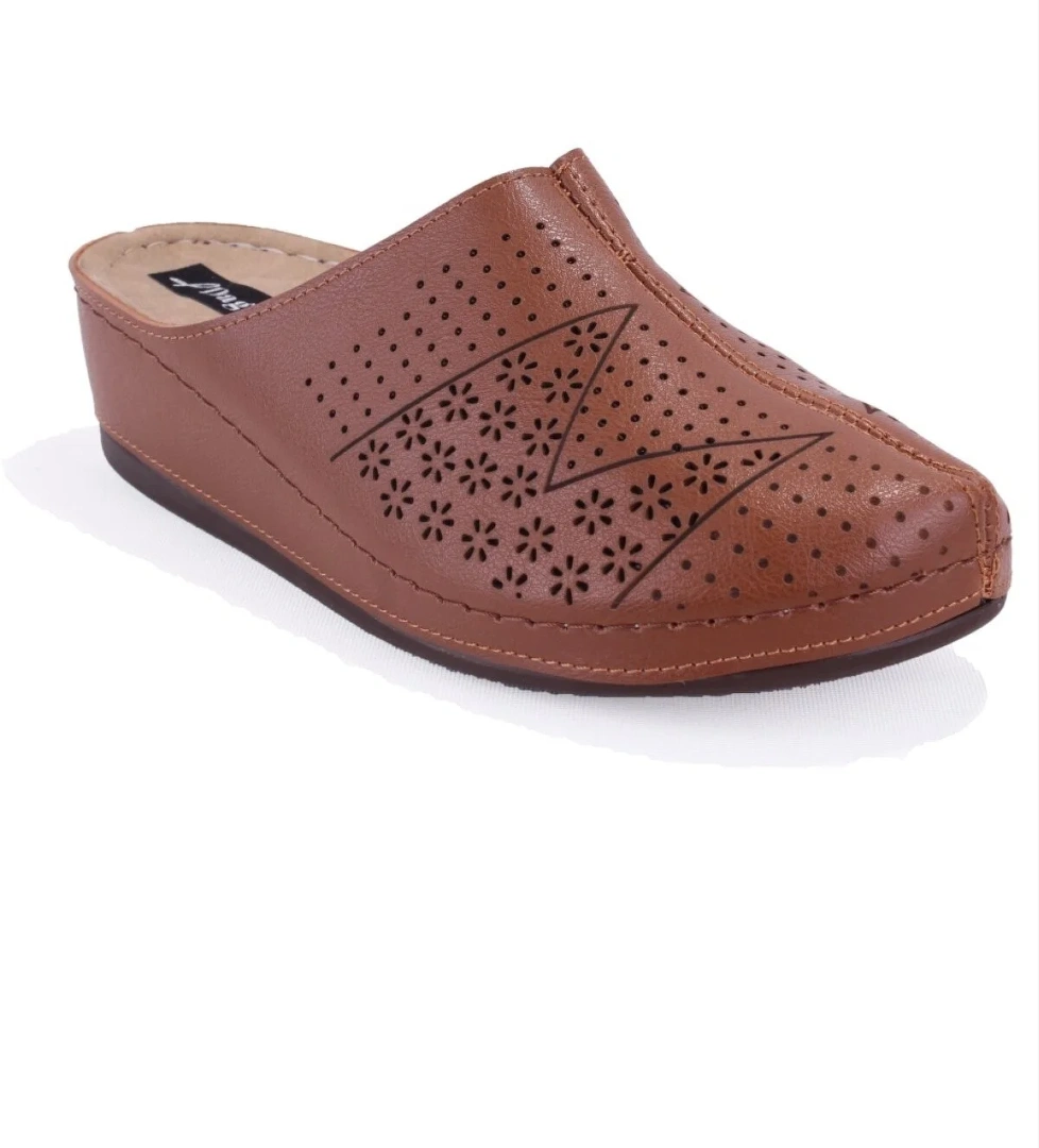 Dagoster DZA37-1803 Kahve Günlük Ortopedik Burun Kapalı Kadın Terlik model görseli