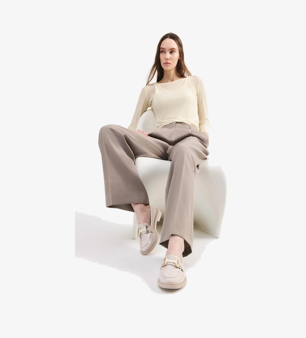 Kadın Rugan Bej Tokalı Klasik Loafer