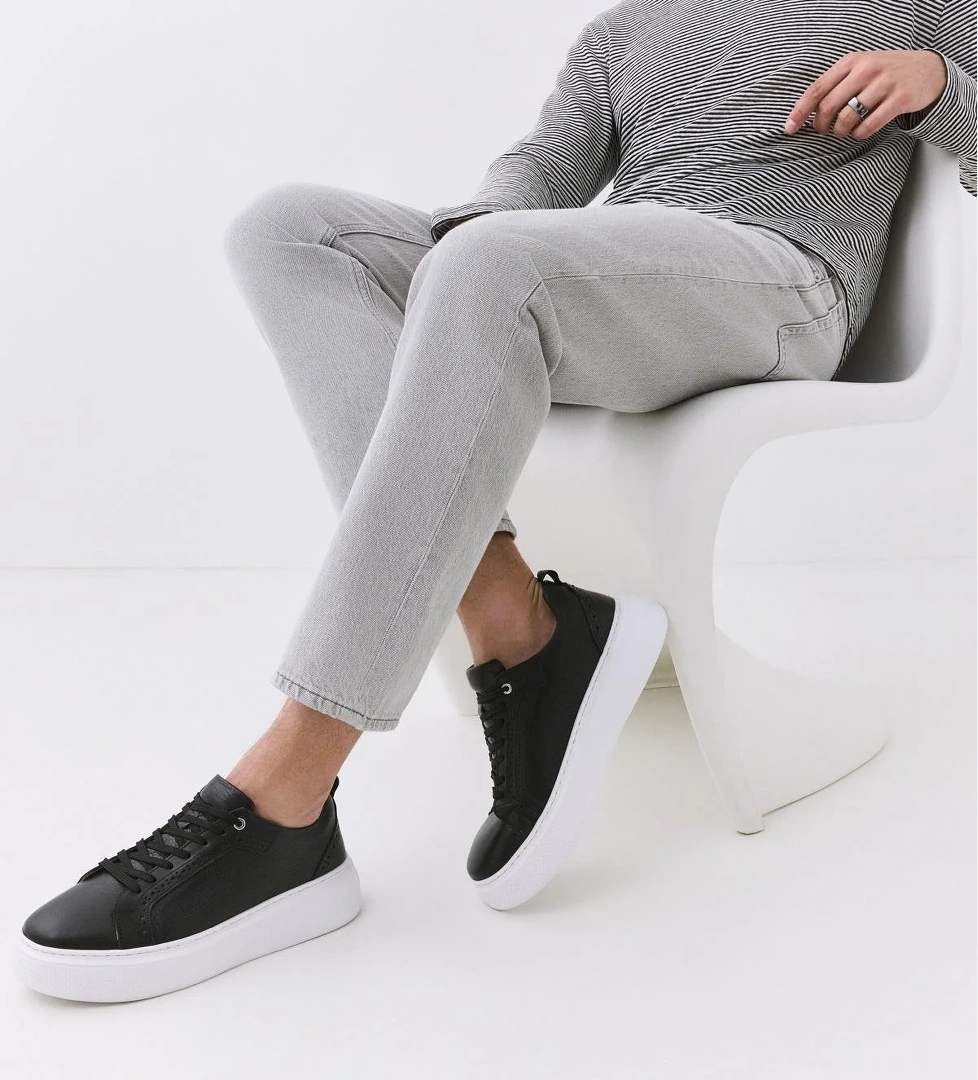 Erkek Deri Siyah Hafif Tabanlı Spor Ayakkabı - Görsel 1