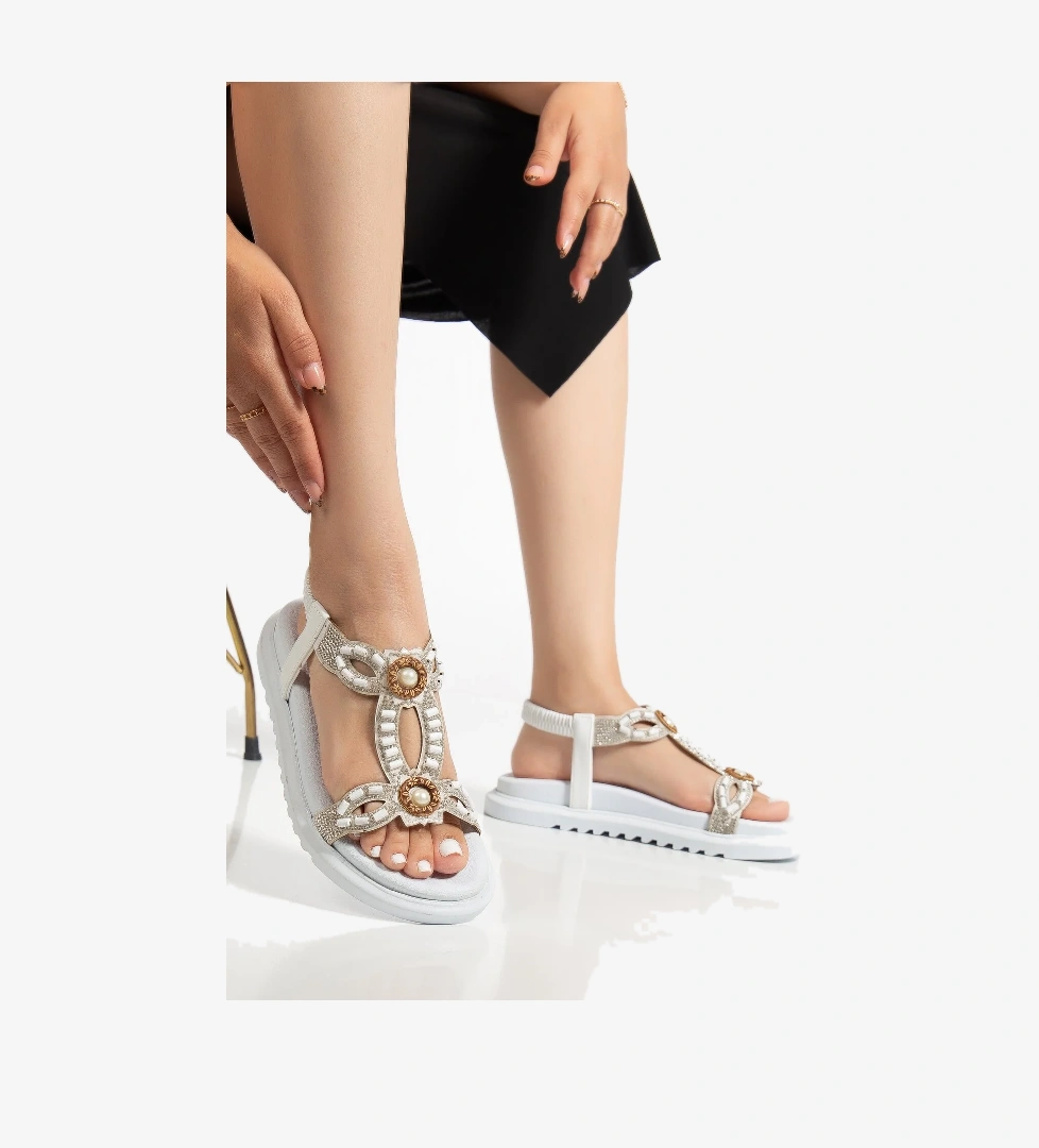 Kadın Beyaz Arkası Lastikli Taş İşlemeli Sandalet