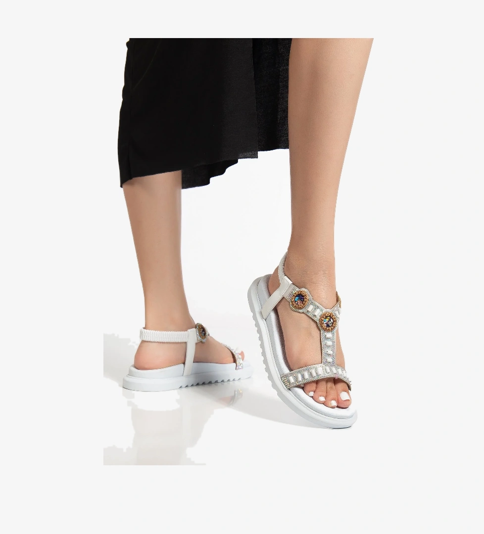 Kadın Beyaz Arkası Lastikli Taş İşlemeli Sandalet