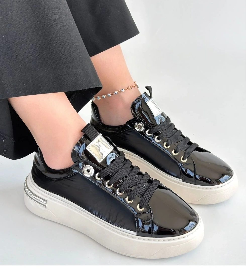 Siyah Rugan Paraşüt Detaylı Bağcıklı Kadın Spor Ayakkabı