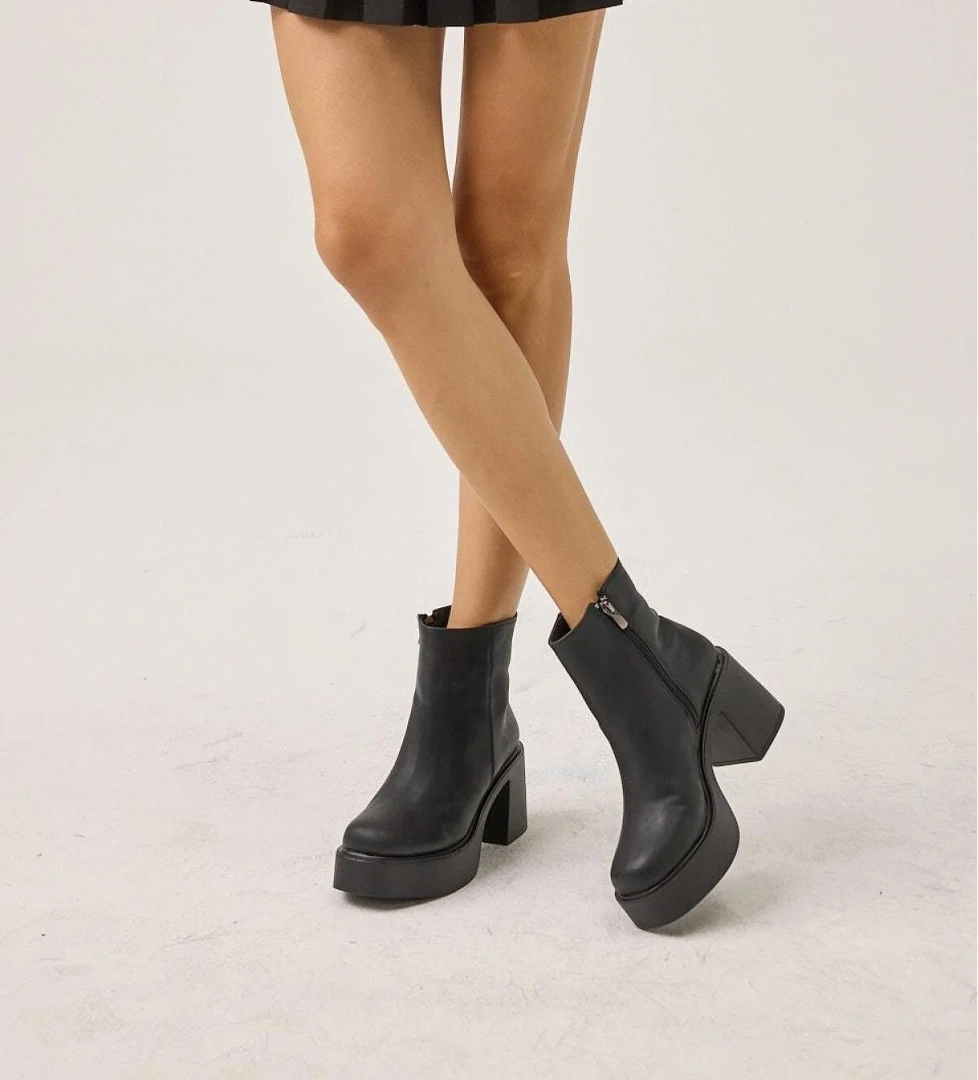 Yaya By Hotiç Siyah Kadın Topuklu Bot model görseli