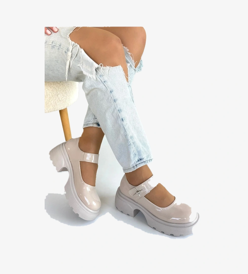 Pabucmarketi Bej Siyah Rugan Kadın Topuklu Ayakkabı model görseli