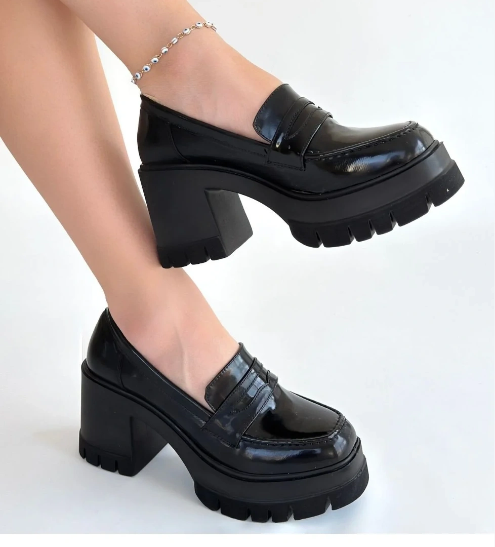 Pabucmarketi Siyah Rugan Kadın Topuklu Ayakkabı model görseli