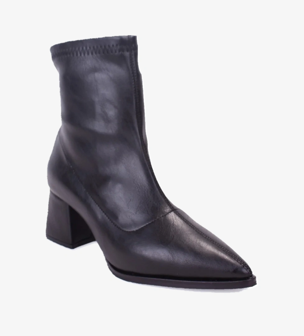 Dagoster DZA07-1277201 Siyah Klasik Topuklu Kadın Bot model görseli