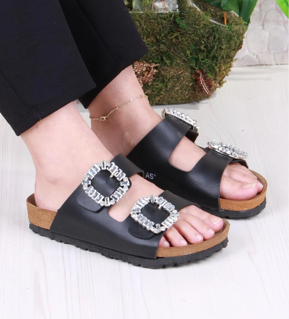 Fort 8732 Anatomik Rahat Taban Taşlı Çift Tokalı Şık Kadın Terlik model görseli