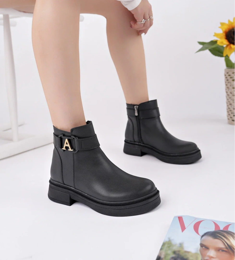 VENTOZA Kemer ve Toka Detaylı Fermuarlı Kadın Bot