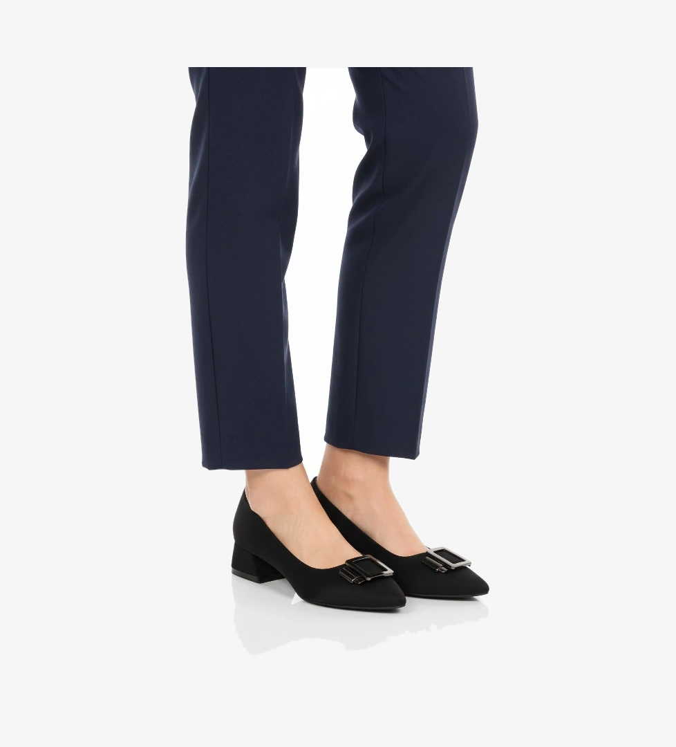 Siyah Kadın Hafif Kısa Topuklu Ayakkabı 451133 Z