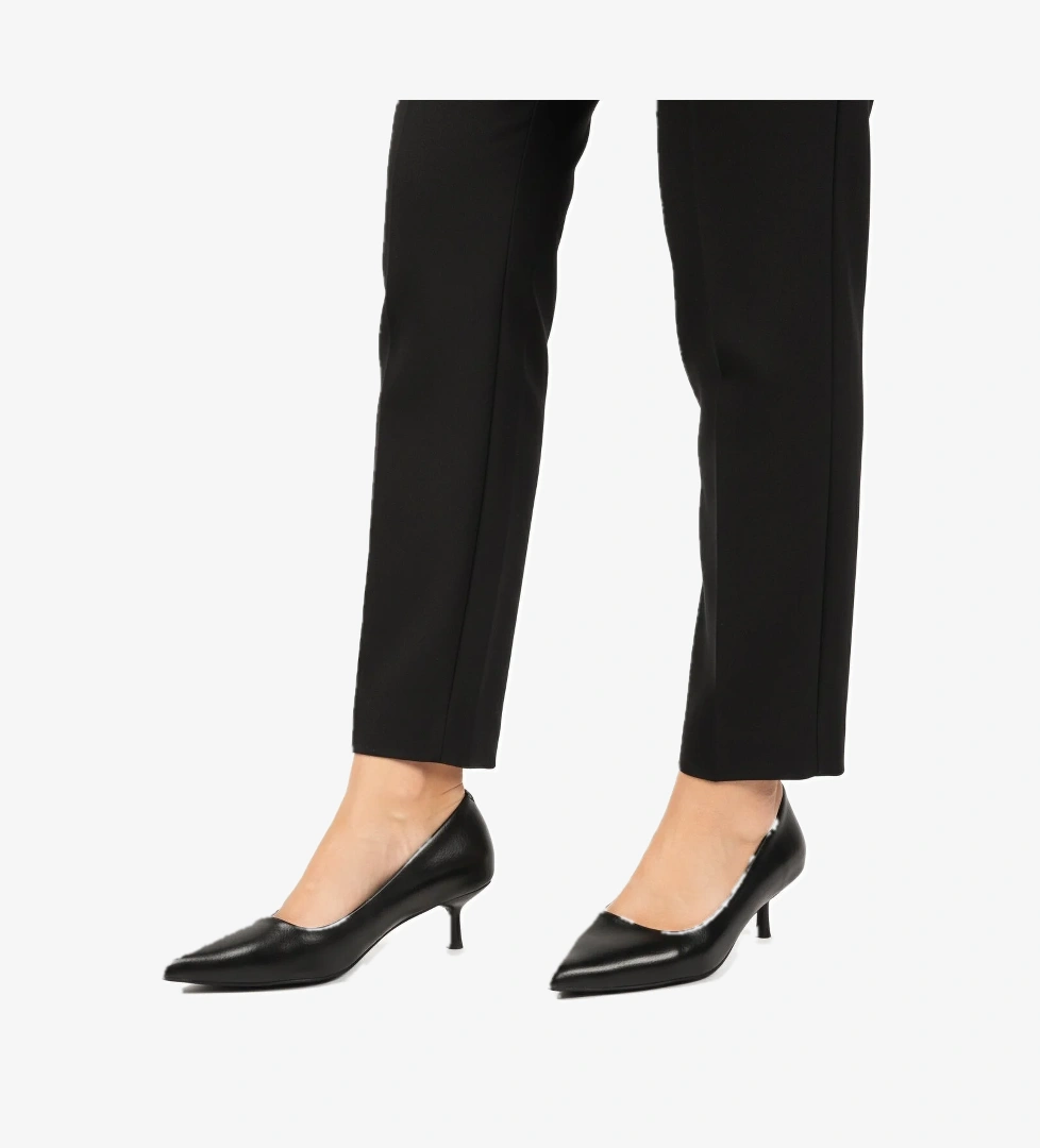 Siyah Cilt Hafif Kadın İnce Kısa Topuklu Ayakkabı 458343 Z