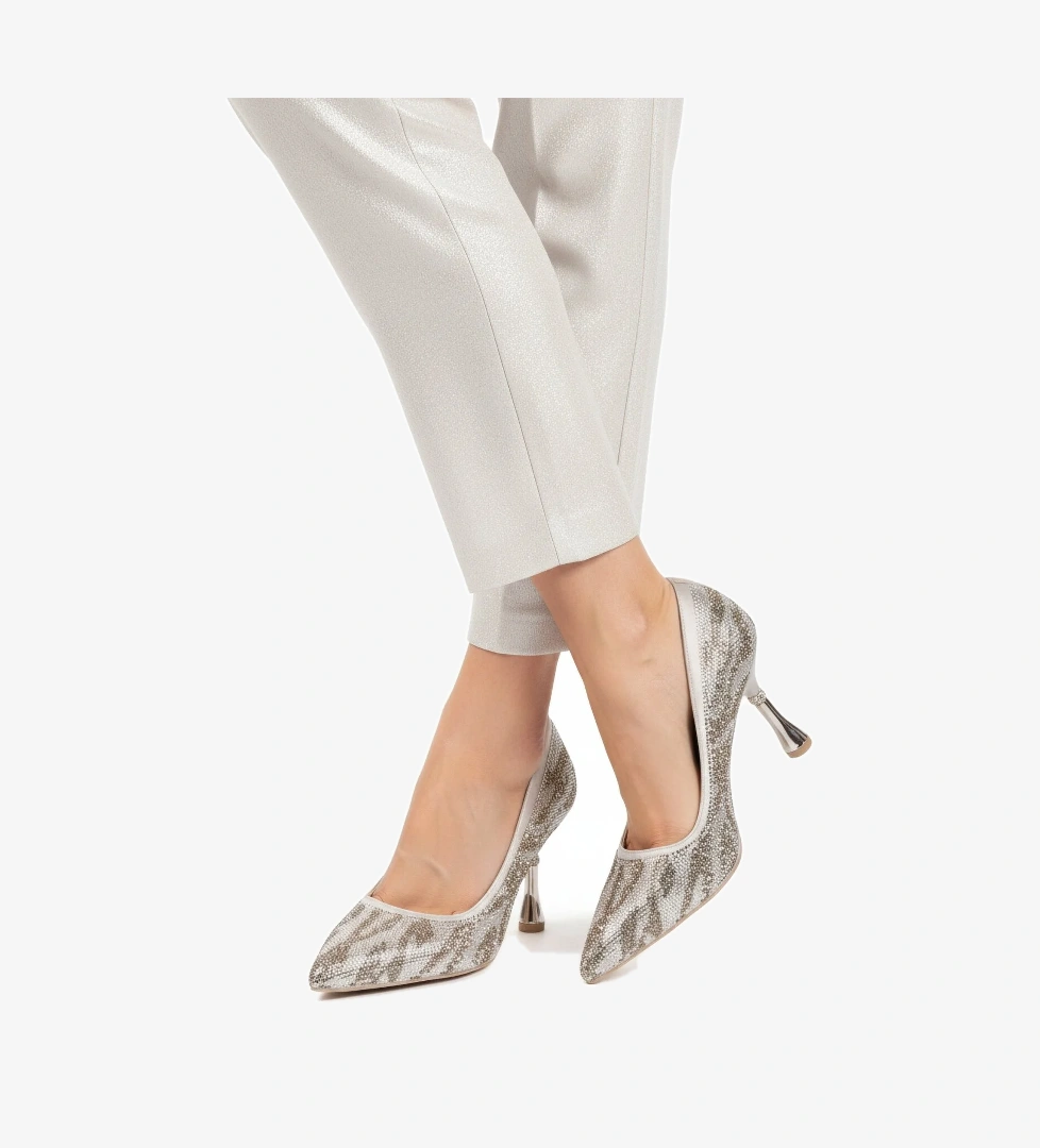 Gümüş Saten Taş İşlemeli İnce Topuklu Kadın Abiye Ayakkabı 248245 Z