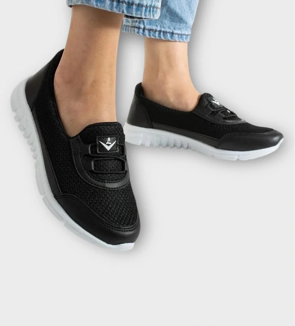 Liger Kadın Ortopedik Fileli Anne Babet Günlük Ayakkabı Si̇yah Beyaz model görseli