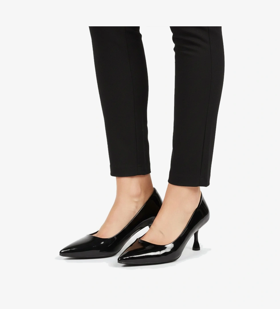 Aspor Siyah Rugan Kadın Topuklu Ayakkabı