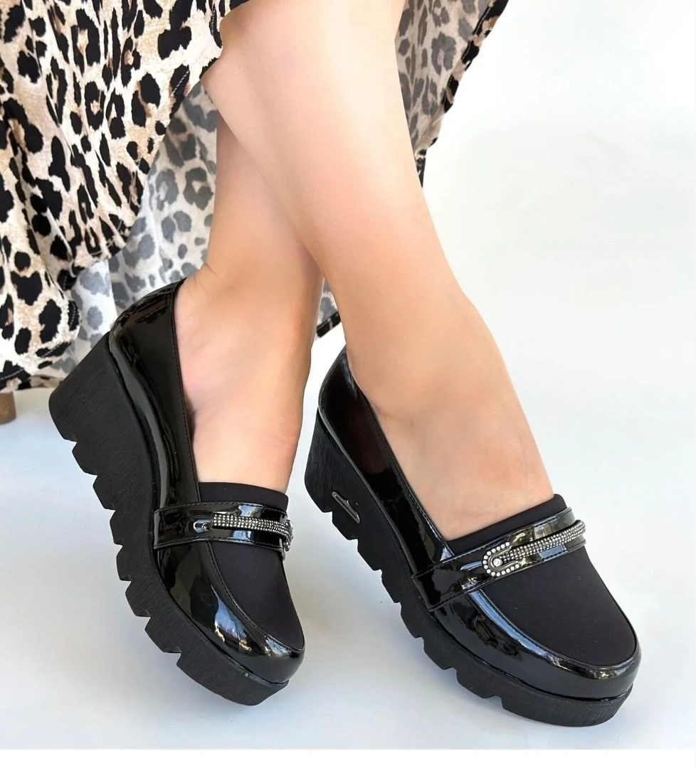 Siyah Rugan Kadın Dolgu Topuk Ayakkabı - Görsel 1