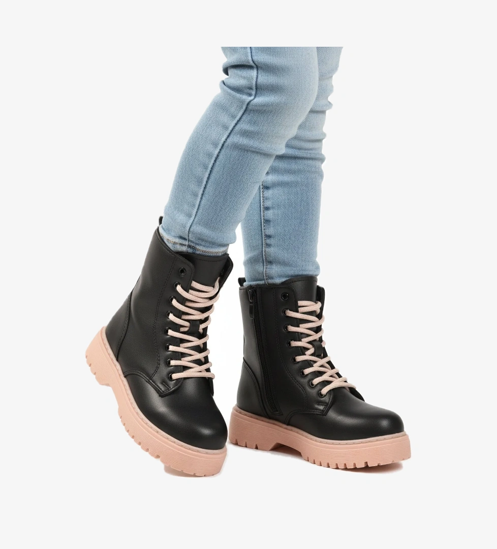 A Spor Aspor Siyah İçi Polarlı Bağcıklı Fermuarlı Kız Çocuk Bot model görseli